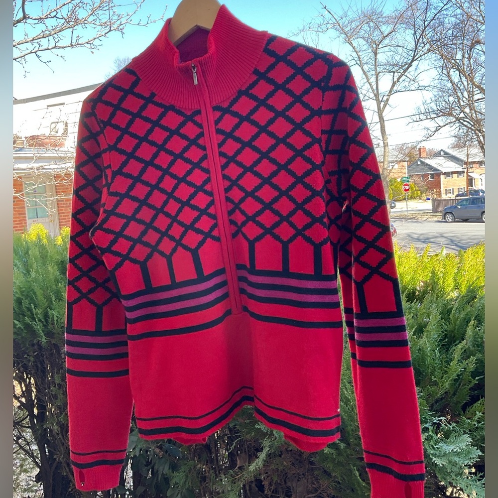 Icelandic Designs 100% wool vintage sweater. Size medium.